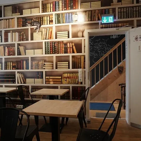 Old Kings Design 호스텔 *